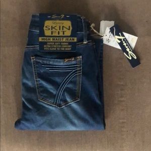 Seven jeans size 6.  High waist, Skin fit